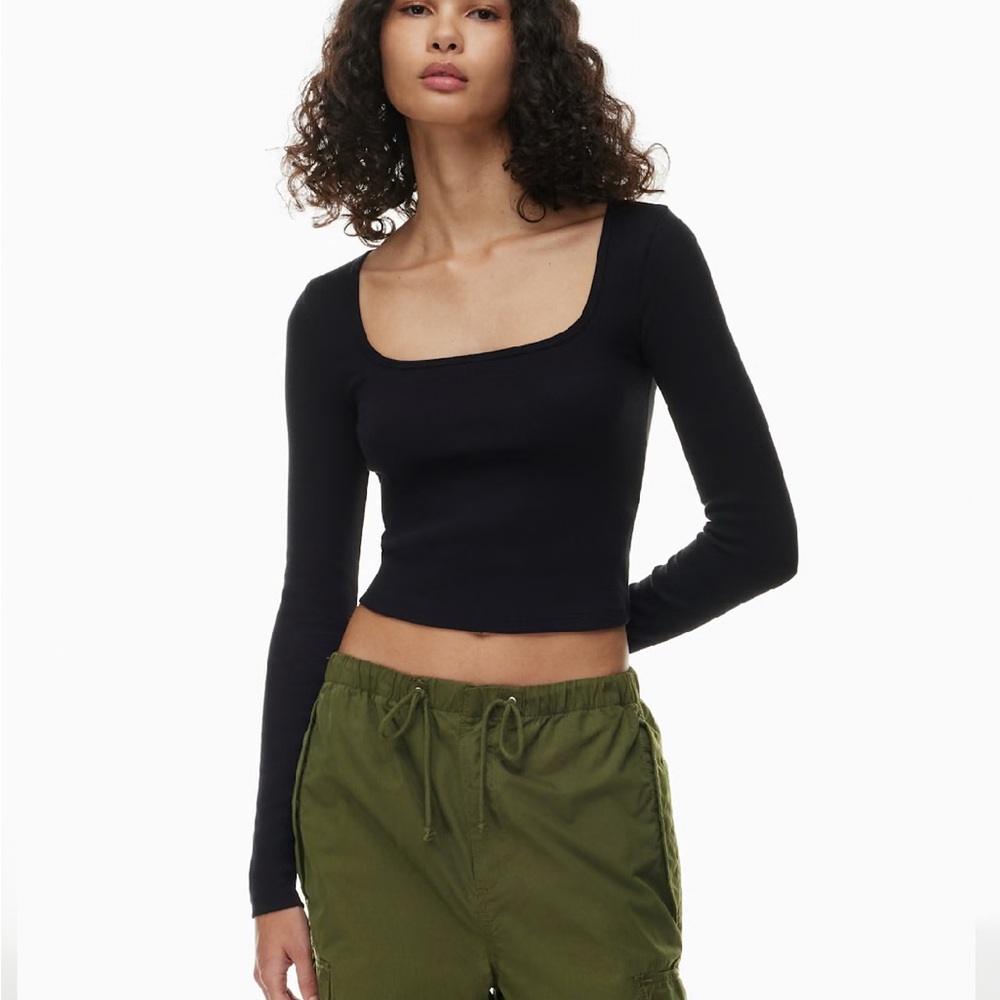 Ariztia Elegant Black Long Sleeve Top